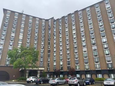 Main picture of One Renaissance Place
