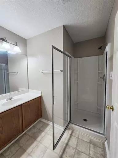 Main picture of 5430 Tomas Cir