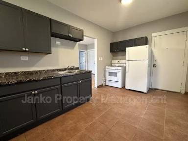 Main picture of 856 N Mayfield Ave