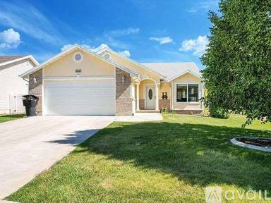 Main picture of W Craig Ln