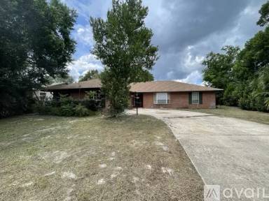 Main picture of 801 Sylvia Dr