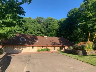 Main picture of 1000 Heritage Ln