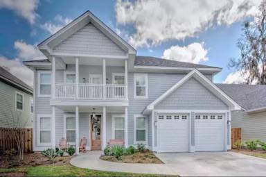 Main picture of 129 Southern Oaks Ln