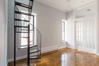 Main picture of 204 E 13th St