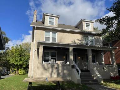 Main picture of 241 S Barnard St