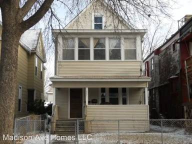 Main picture of 2821 1st Ave S