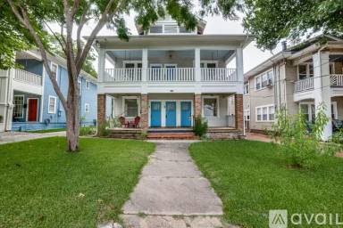 Main picture of 5636 Columbia Ave