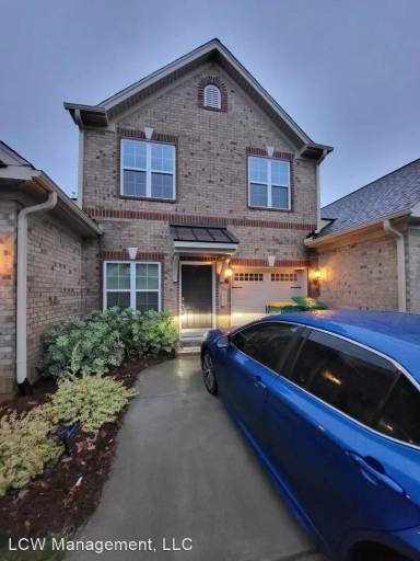 Main picture of 2925 York Place Dr