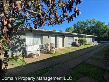 Main picture of 610 W 51st St