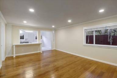 Main picture of 4612 Penniman Ave