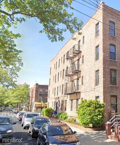 Main picture of 1905 W 10th St