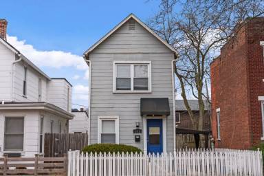 Main picture of 696 S 9th St