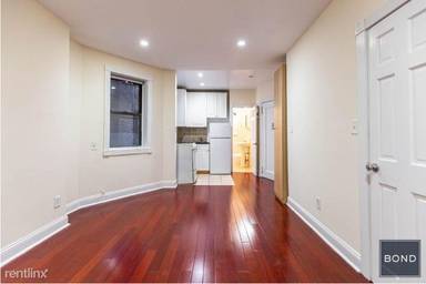 Main picture of 228 E 26th St