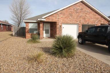 Main picture of 708 Bison Rd