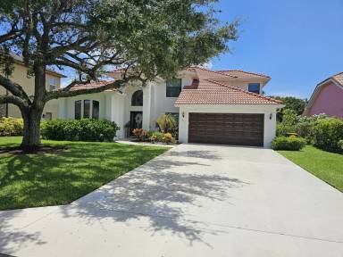 Main picture of 335 Lambton Ln