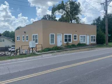 Main picture of 9801 E Kentucky Rd