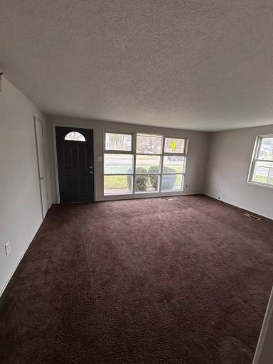 Main picture of 401 W Pettit Ave