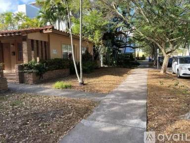 Main picture of 832 Salzedo St