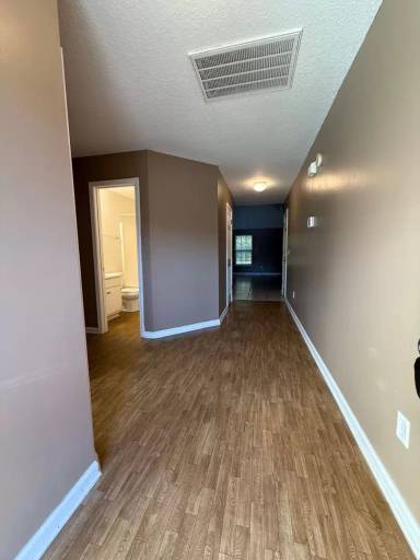 Main picture of 22 Robins Ct