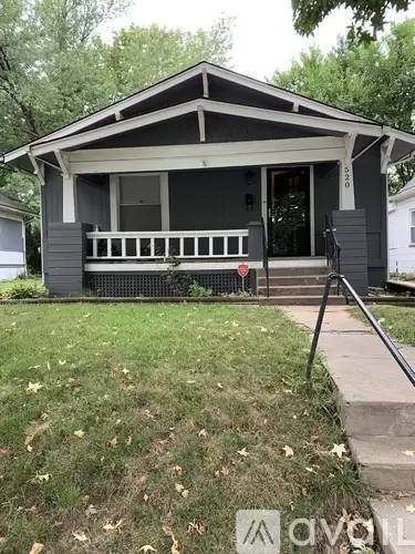 Main picture of 520 S Huttig Ave