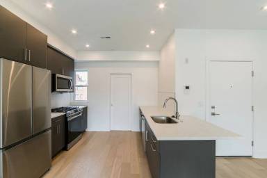 Main picture of 125 South St