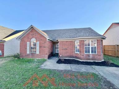 Main picture of 5827 Hickory Nutt Ln