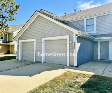 Main picture of 813 E 167th Ct