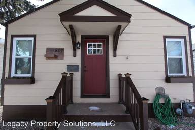 Main picture of 807 E 6th St
