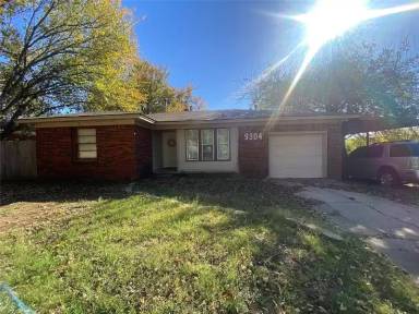 Main picture of 9304 NE 11th St