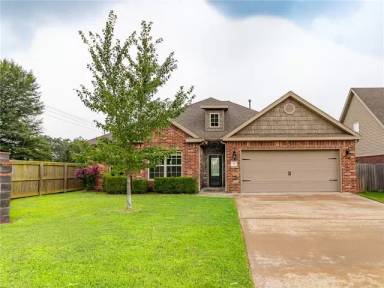 Main picture of 101 NE Larkspur Ln