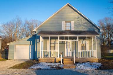 Main picture of 215 N 6th St