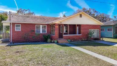 Main picture of 401 E Lambright St