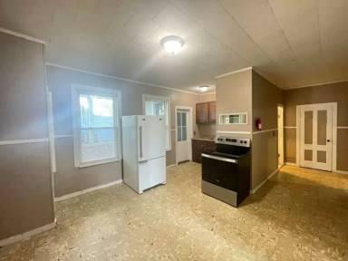 Main picture of 121 Cypress St