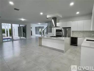 Main picture of 10220 NW 74th Ter