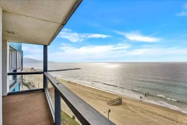Main picture of 575 Esplanade