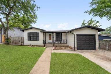 Main picture of 310 Sumner Dr