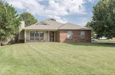 Main picture of 11609 N 109th East Pl
