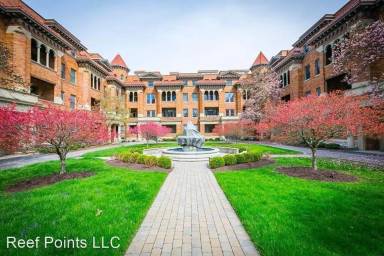 Main picture of 2356 Park Ave