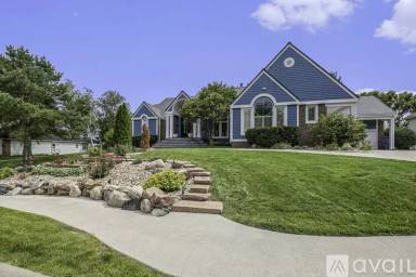 Main picture of 811 Western Hills Dr