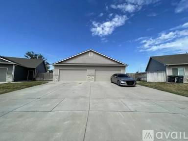 Main picture of 400 S Twin Pines Ave