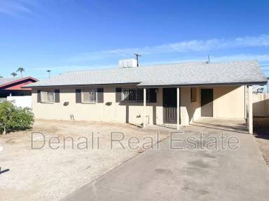 Main picture of 410 E Desert Dr