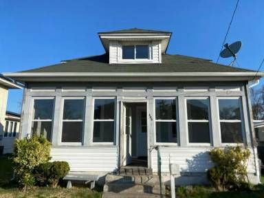 Main picture of 409 W Broad St