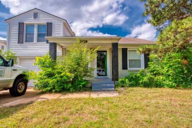 Main picture of 2429 NW 35th St