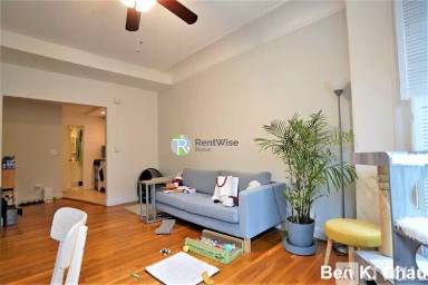 Main picture of 529 Beacon St