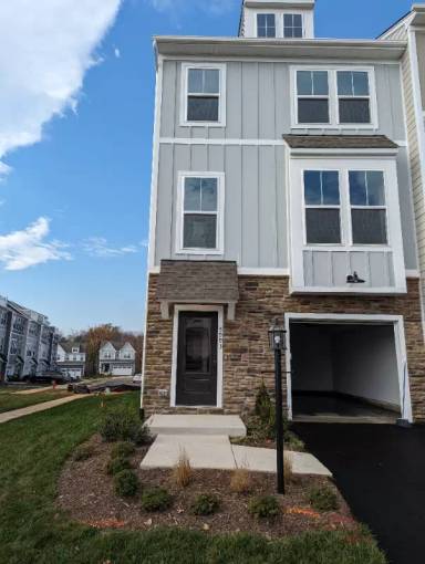 Main picture of 5993 McComb St