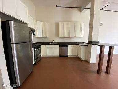 Main picture of 19 Winfield Ave