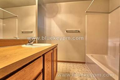 Main picture of 10141 N Calhoun Ave