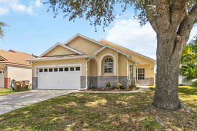 Main picture of 103 S Roma Way