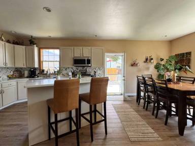Main picture of 6408 Terry Ave