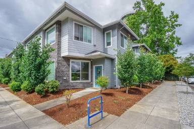 Main picture of 7025 N Mohawk Ave